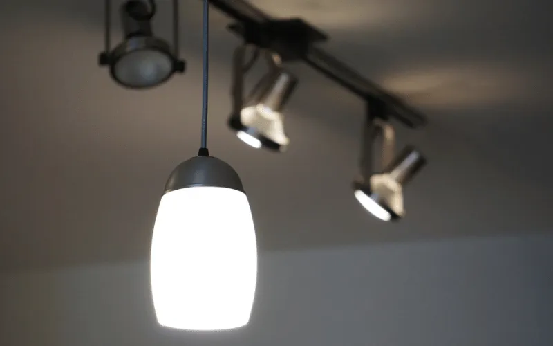 اضاءة صفراء او بيضاء؟ ما الأفضل لديكور منزلك؟ 8 10 8 11zon 1