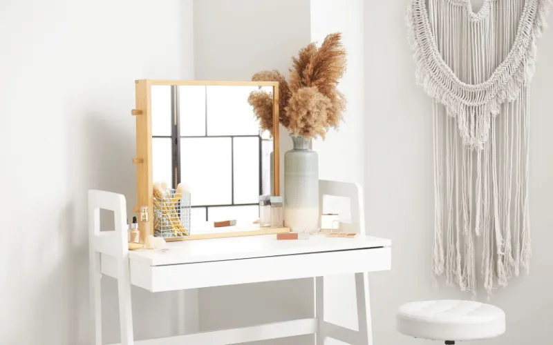 طاولة مكياج كيف تختاريها، وتختاري مكانها؟ واقتراحات لأفضل التصاميم 9 5 4 11zon 16